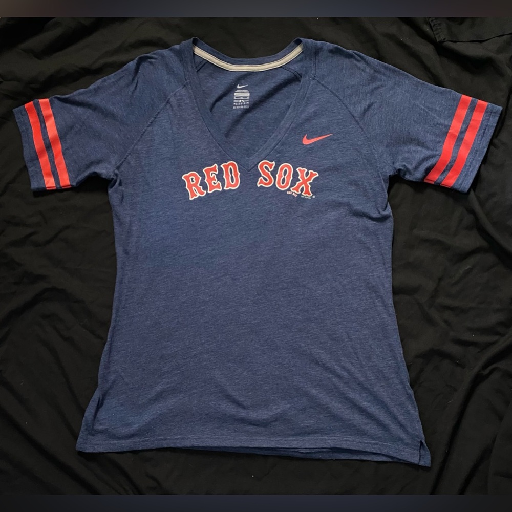 Nike MLB ~ Red Sox ~ V neck